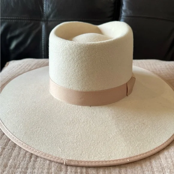 Like new lack of color ivory rancher hat - Picture 3 of 8